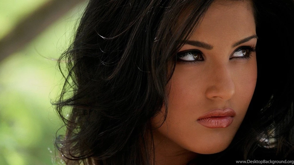 All For U: Unseen Sunny Leone Latest Hot & Dazzling Wallpapers 2012
