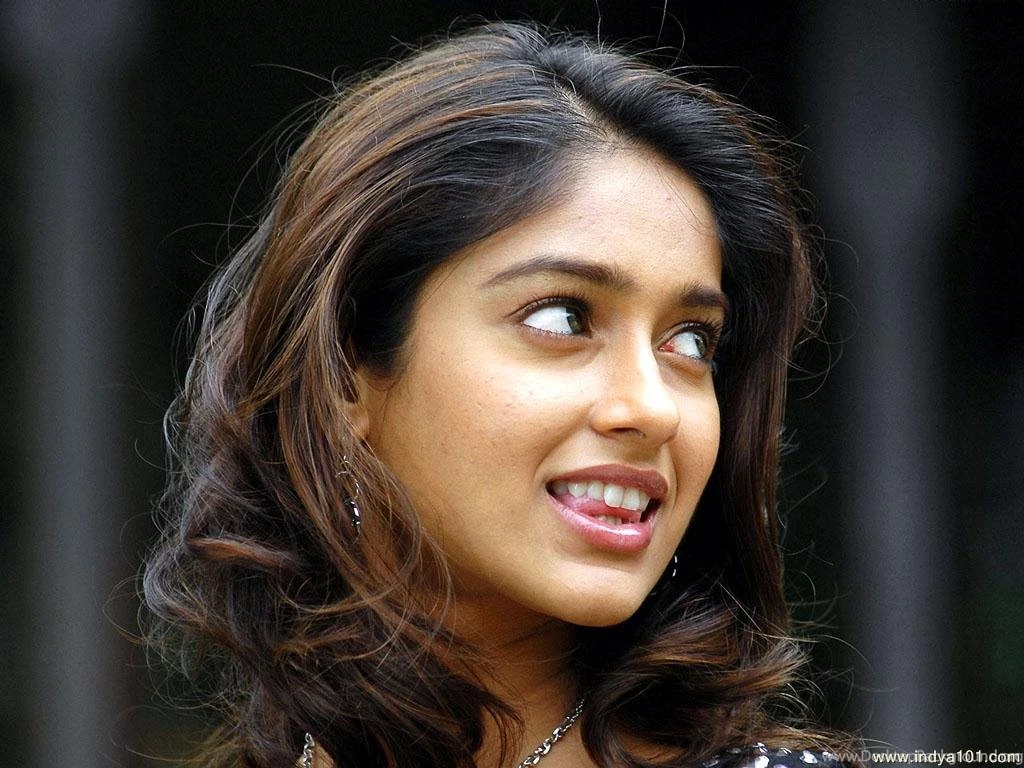 Ileana D Cruz Wallpapers (1024x768) : Indya101.com