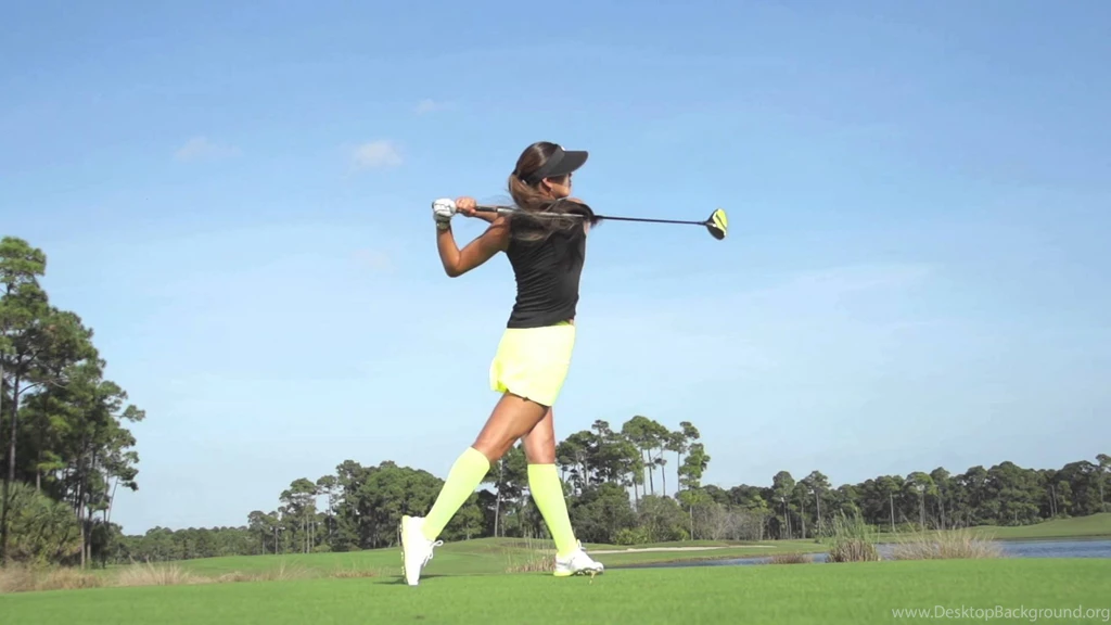 Michelle Wie's Swing, Face On In Slow Motion