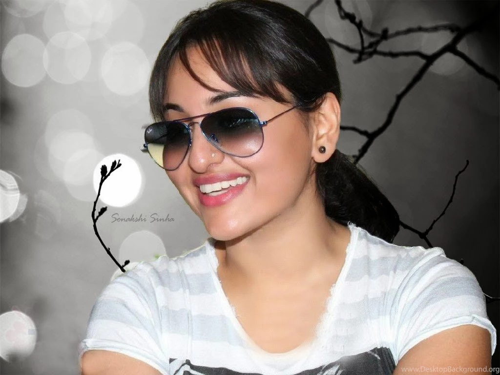 Sonakshi Sinha Bollywood Actress Hot HD Wallpapers