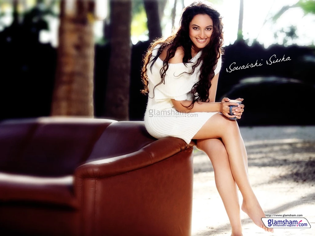 Sonakshi Sinha: Wallpapers