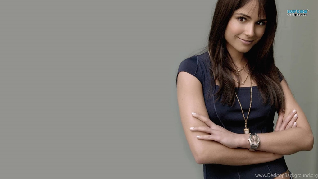 Wallpapers Jordan Jordana Brewster Hot Legs 1366x768