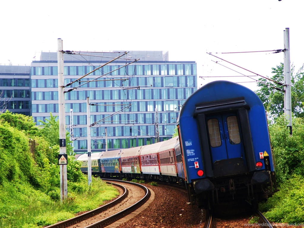 2560x1920 Train Desktop PC And Mac Wallpapers