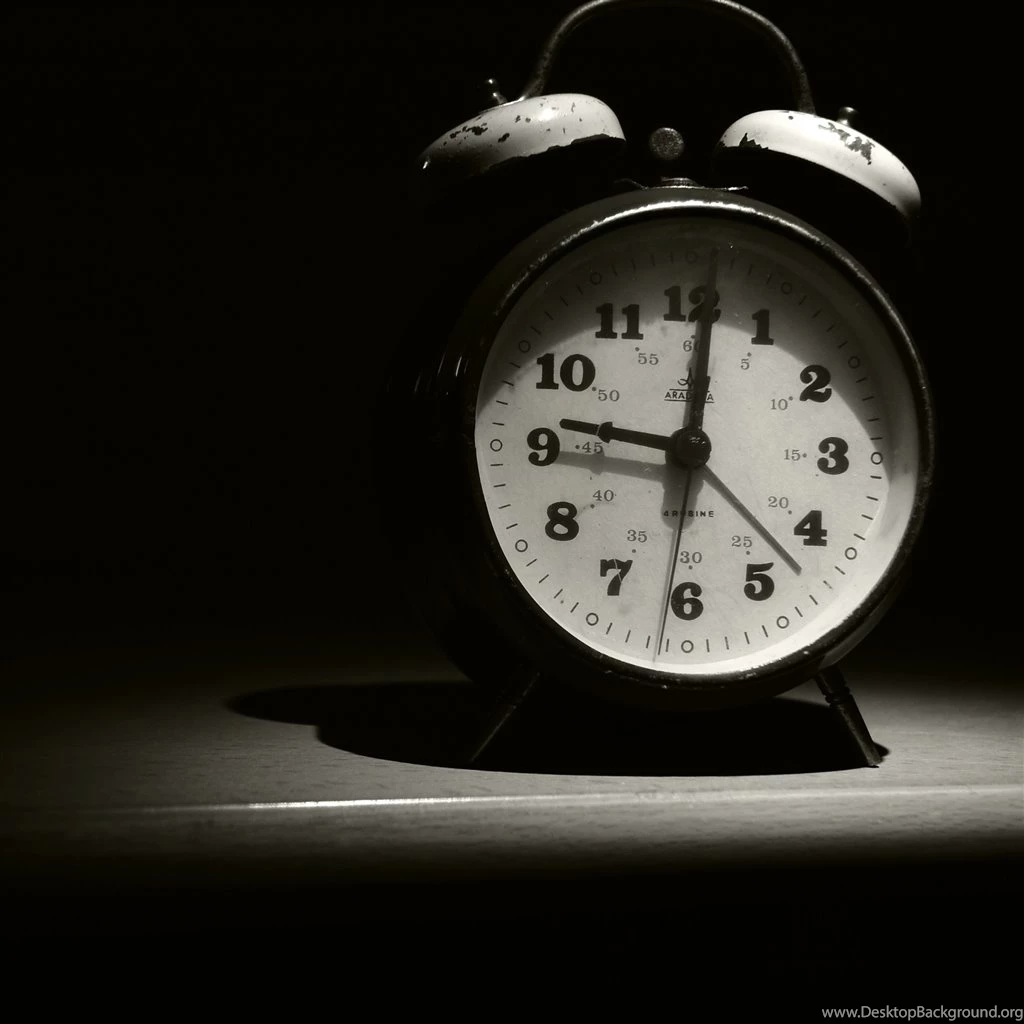 Old Clock iPad Air Wallpapers Download