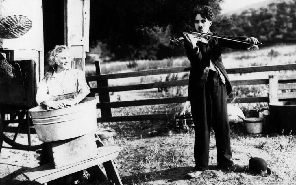 Charlie Chaplin Playing Violin HD Desktop Wallpapers : Fullscreen ...