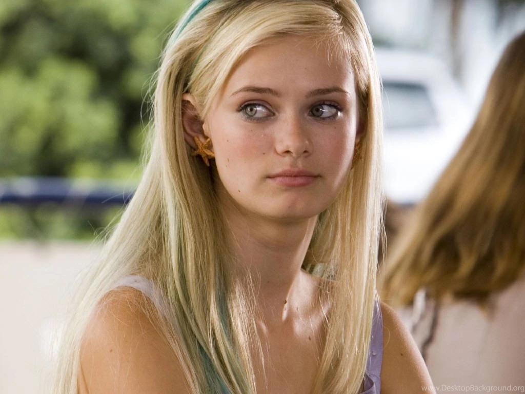 Sara Paxton Movies   Wallpaper.
