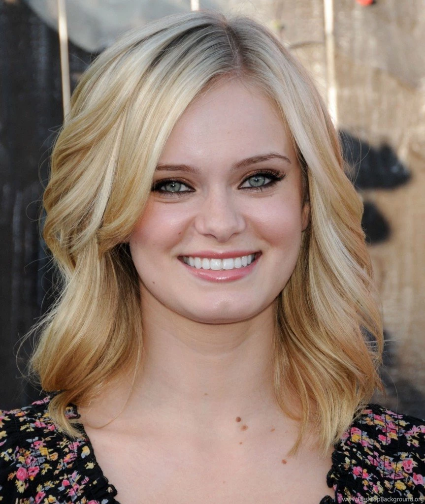 Sara Paxton smile hd wallpapers (4441)