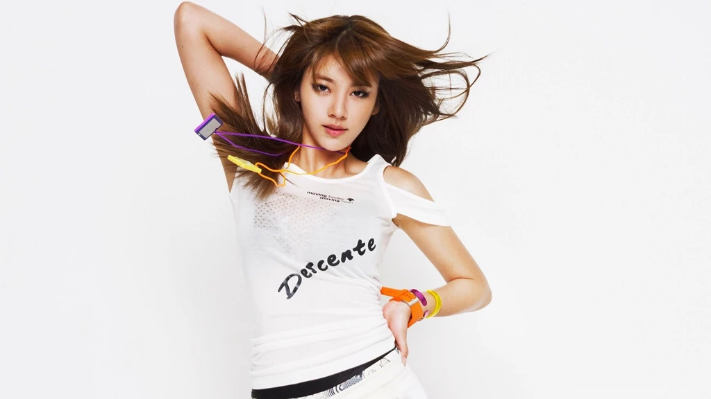 Son Dambi Korean Actress Wallpapers For Desktop & Mobile