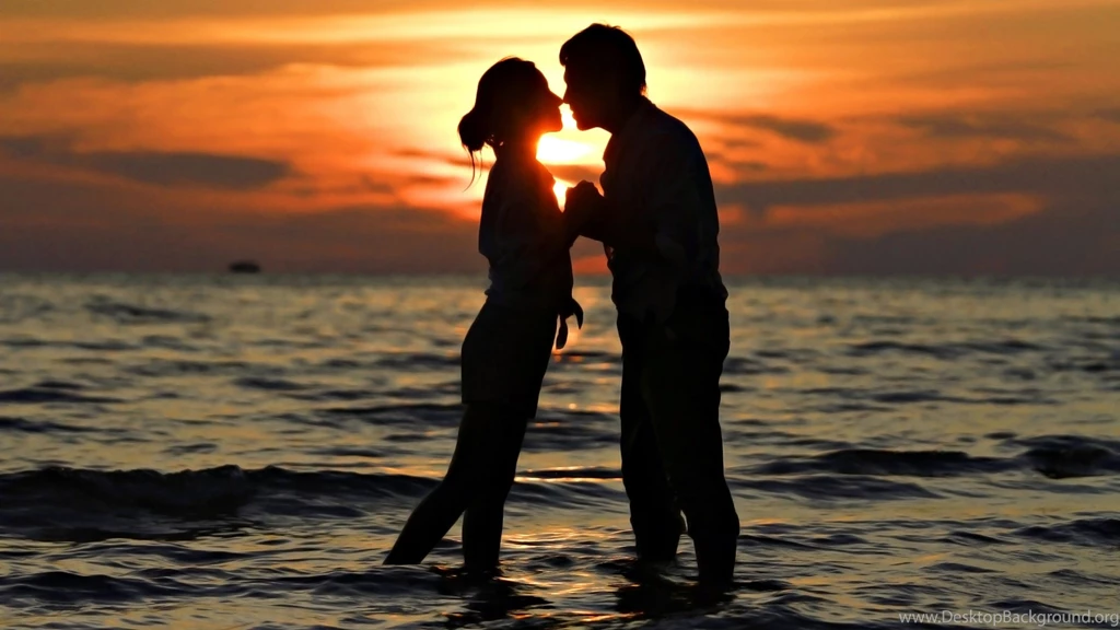 Sunset_love_romantic_couple 1920x1080.jpg