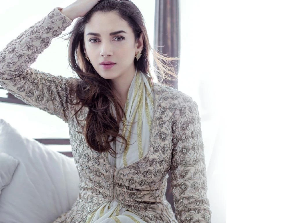 Aditi Rao Hydari HQ Wallpapers