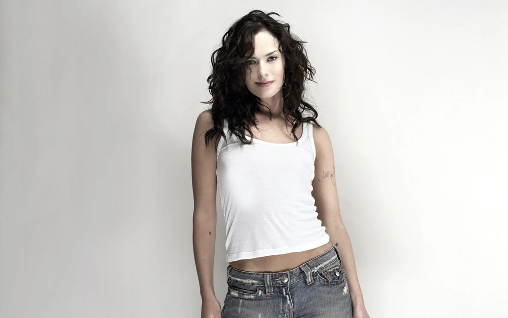 Lena Headey HD Wallpapers