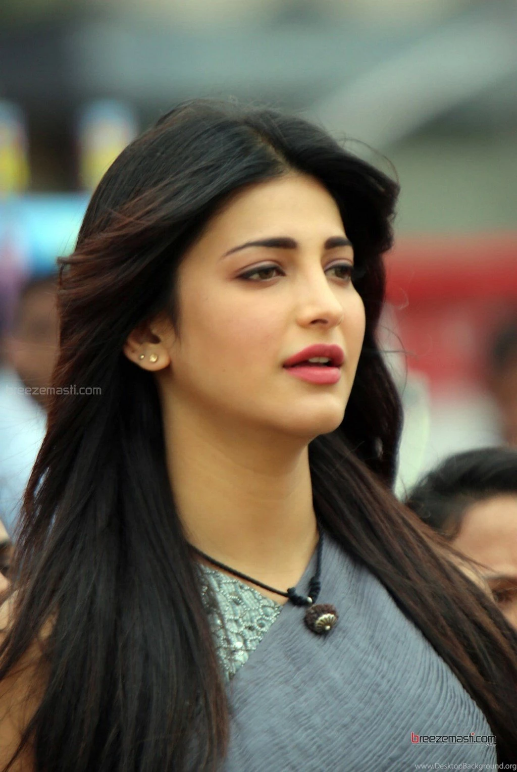 Shruti Hassan Latest Cute CCL Pics High Quality Photo Gallery ...