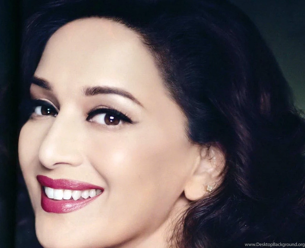 Madhuri Dixit Dancing Queen Wallpapers