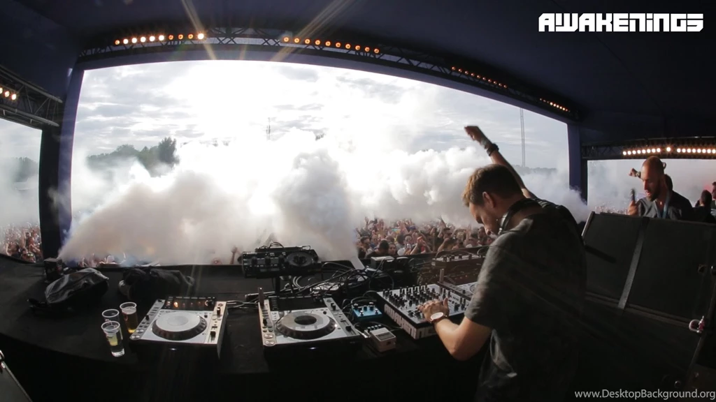 Maceo Plex @ Awakenings Festival 2015 Day Two   YouTube
