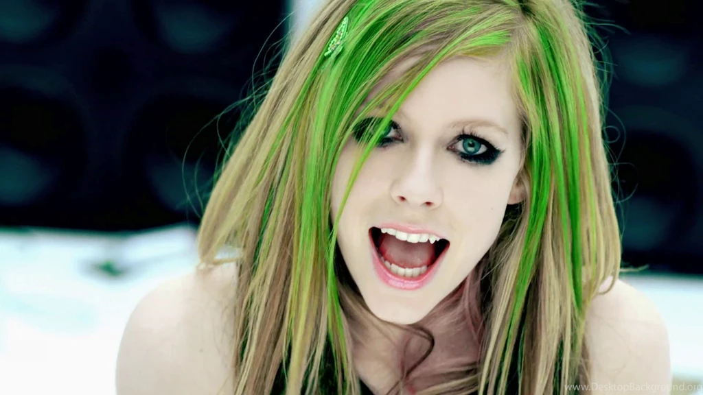 I Smile Avril Lavigne Wallpapers (22353759) Fanpop