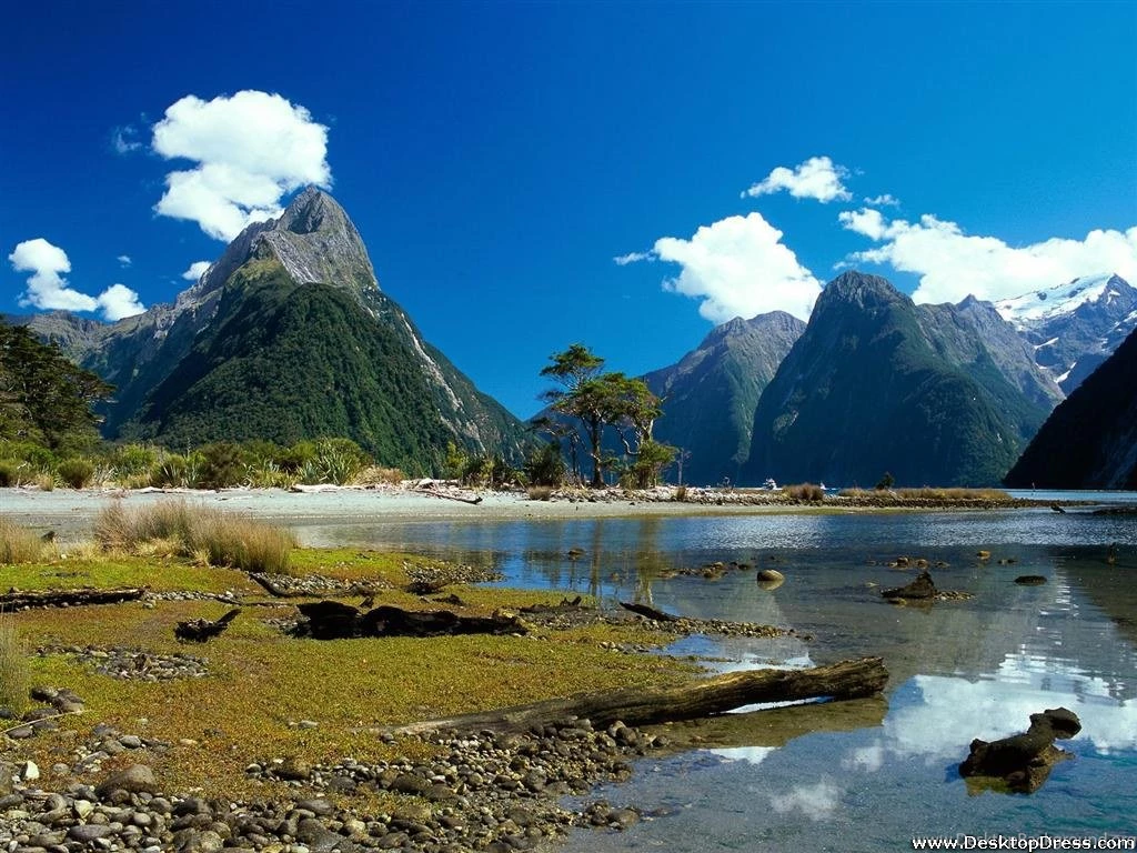 Desktop Wallpapers » Natural Backgrounds » Mitre Peak, Milford ...