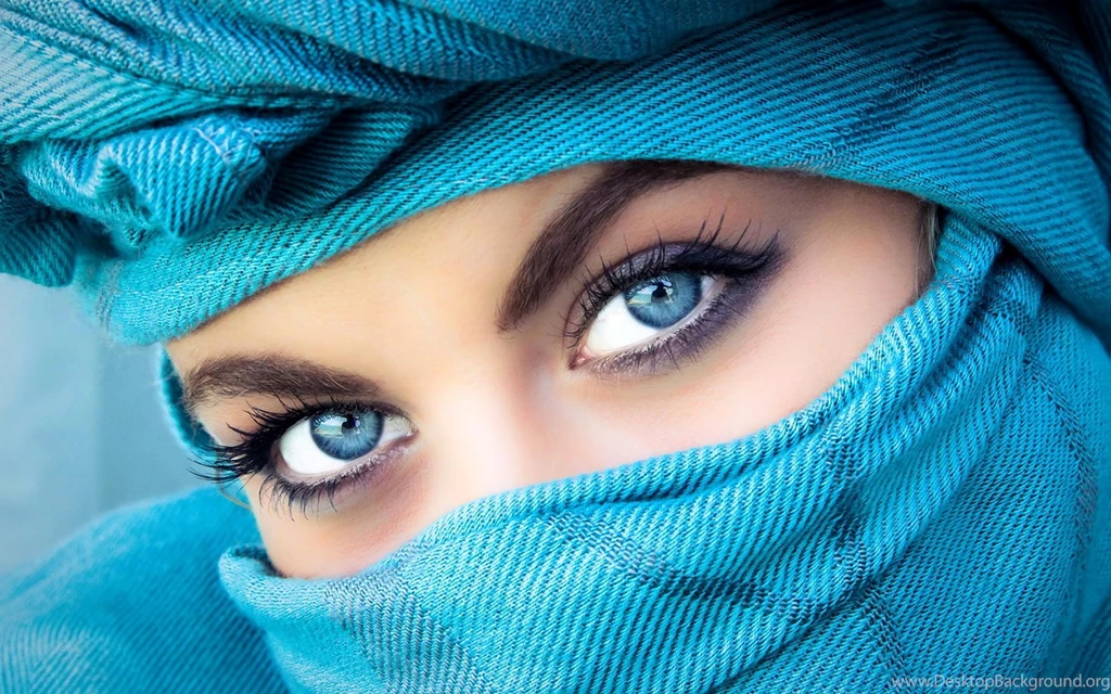 Beautiful Woman Blue Eyes Wallpapers