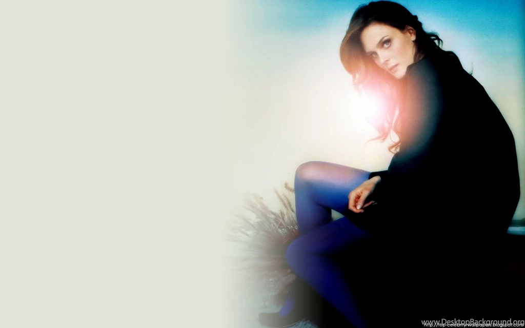 Free Halloween Wallpapers Mmw Blog: Emily Deschanel Wallpapers ...
