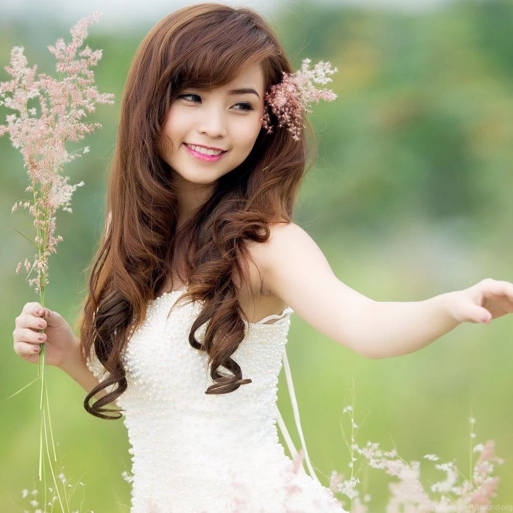 Girl Nature iPad Wallpapers Download