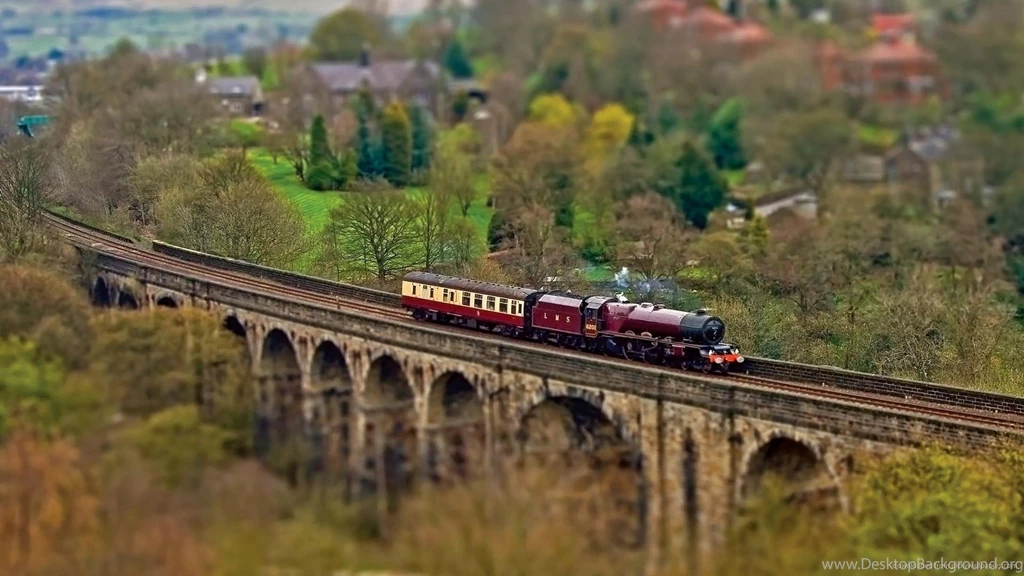 Miniature Steam Train On A Bridge >> HD Wallpaper, Get It Now!