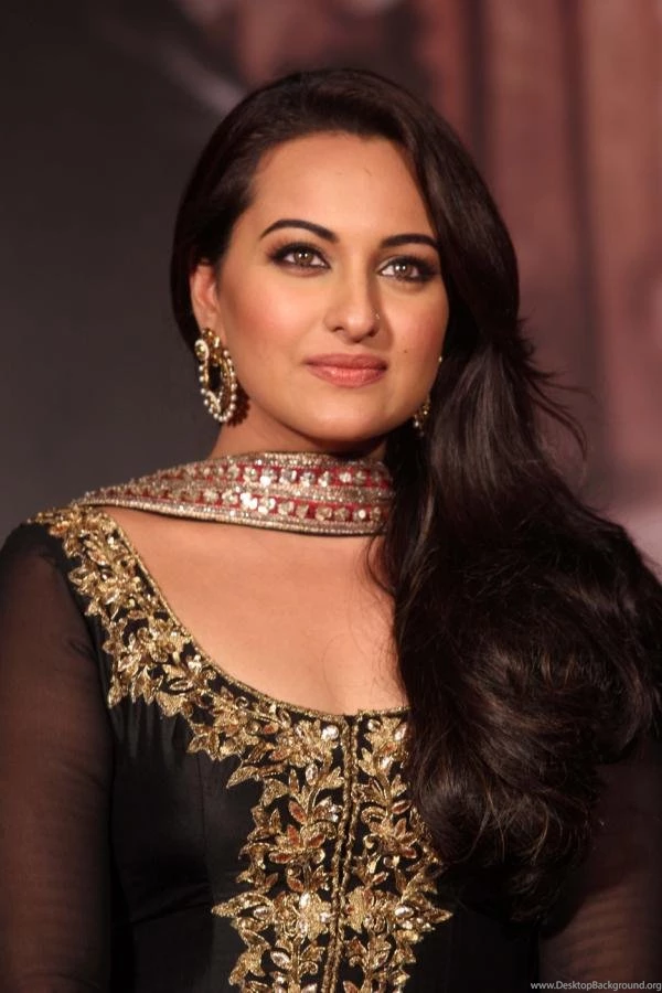 Download Sonakshi Sinha From Movie Dabang HD Desktop Backgrounds ...