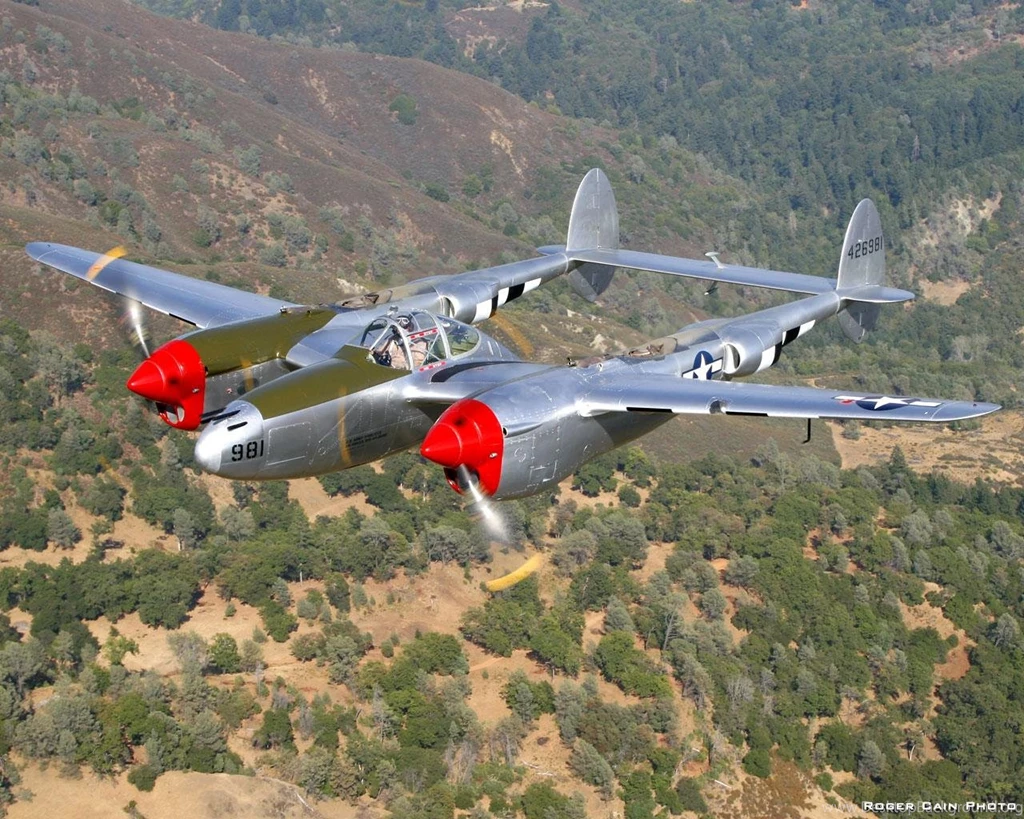 P 38 LIGHTNING WALLPAPER (
