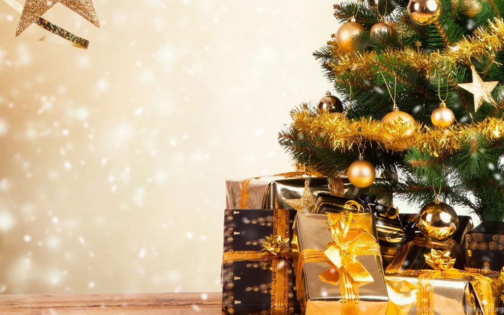 Christmas Tree With Gifts Wallpapers HD Free Best HD Desktop ...