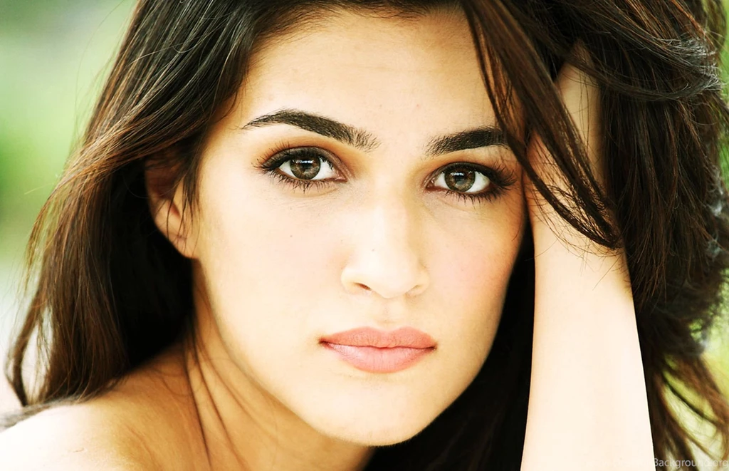 Free Download Actress Kriti Sanon HD Wallpapers 2015