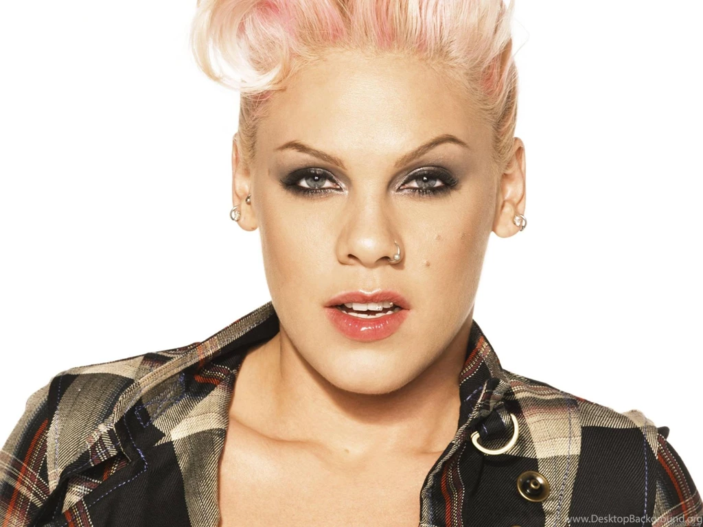 PINK Alecia Beth Moore Pop Rock R b Singer Babe Blonde Sexy (29 ...