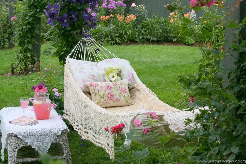 Flower Garden Tea Time (