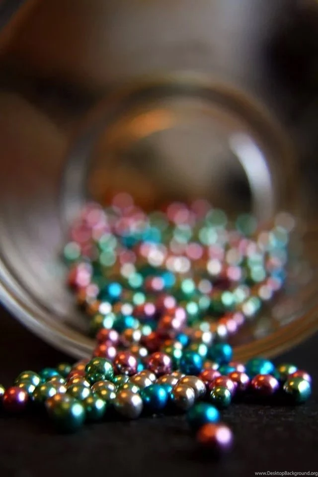 Childhood Colored Beads iPhone 4s Wallpapers Download