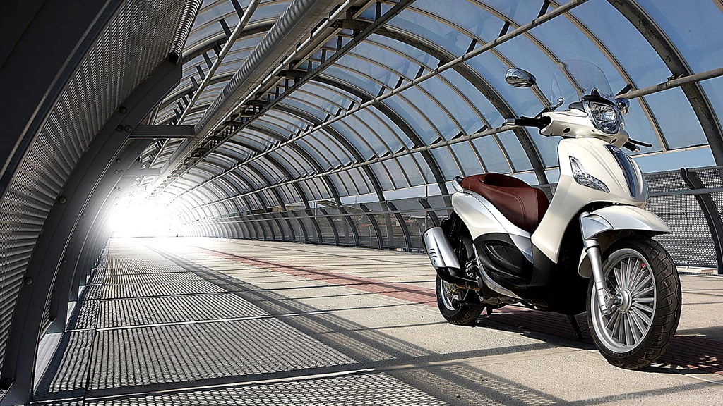 Piaggio Beverly 300ie 2010 HD Scooter Wallpapers (1920x1080)