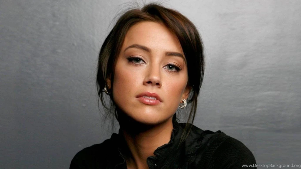 Amber Heard HD Wallpapers With Bio (15 Hot Photos)