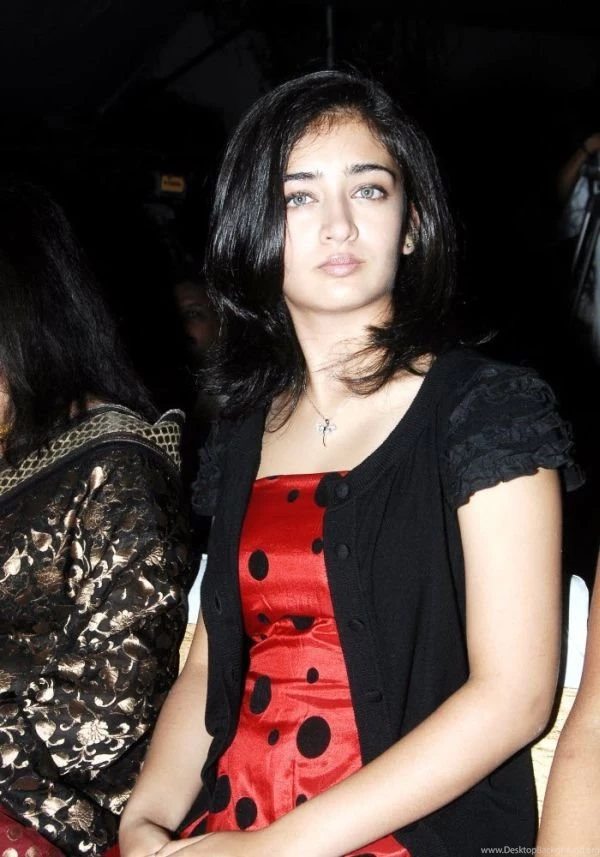 Akshara Hassan Hot Photos, Akshara Hassan Popular South Indian ...
