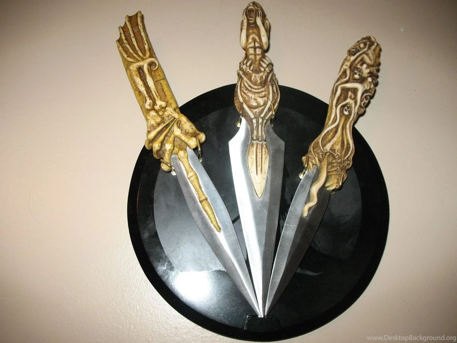Jeepers Creepers 2 Bone Dagger Replicas By Rising Darkness Cos On ...