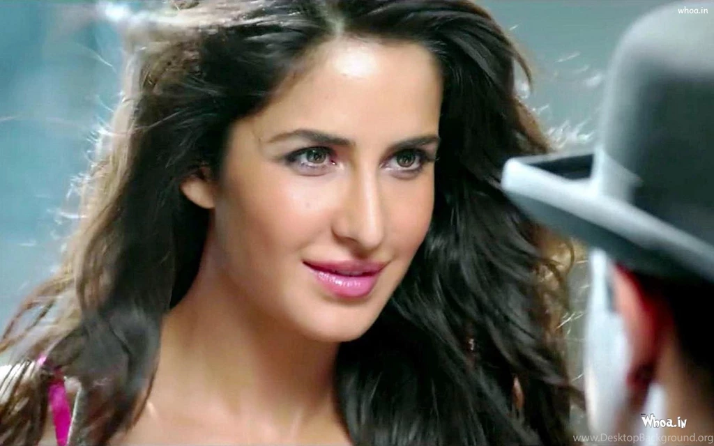 Katrina Kaif Bath With Umbrella HD Sizzling Wallpapers