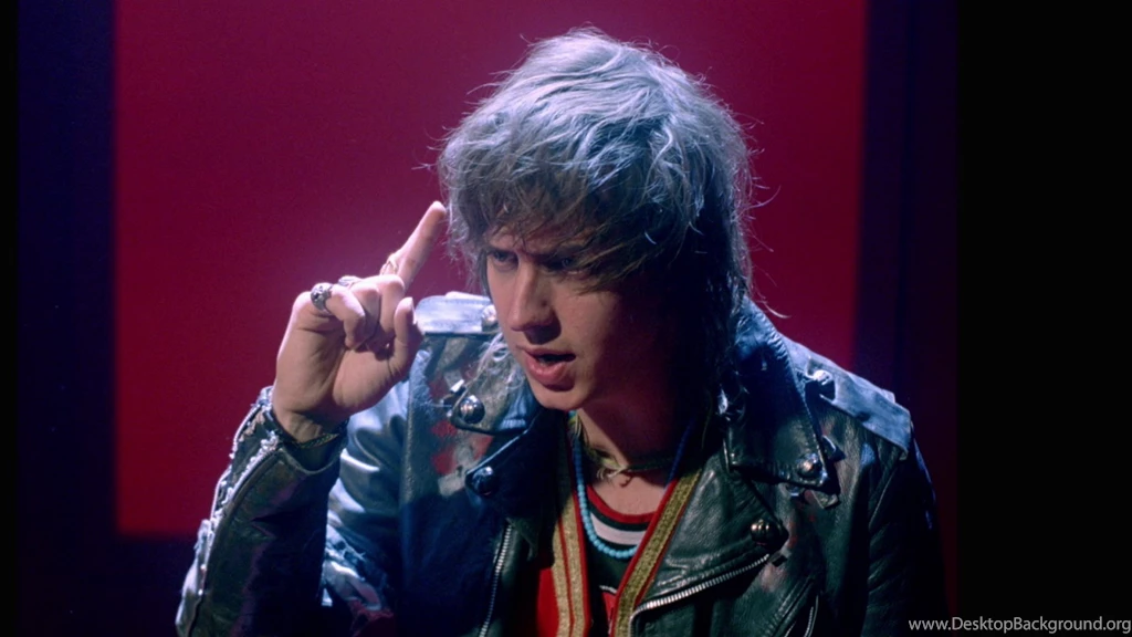 Watch Daft Punk Instant Crush Feat. Julian Casablancas On M3