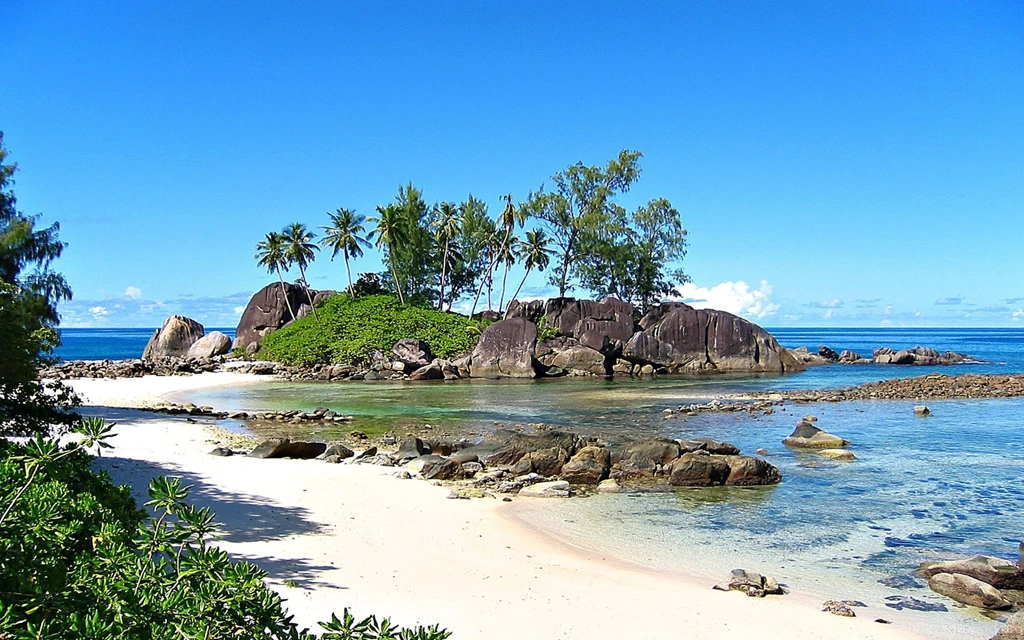 Grand Anse Beach Rocky Seychelles Wallpapers Hd : Wallpapers13.com