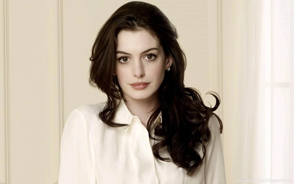 Beautiful Anne Hathaway Wallpapers