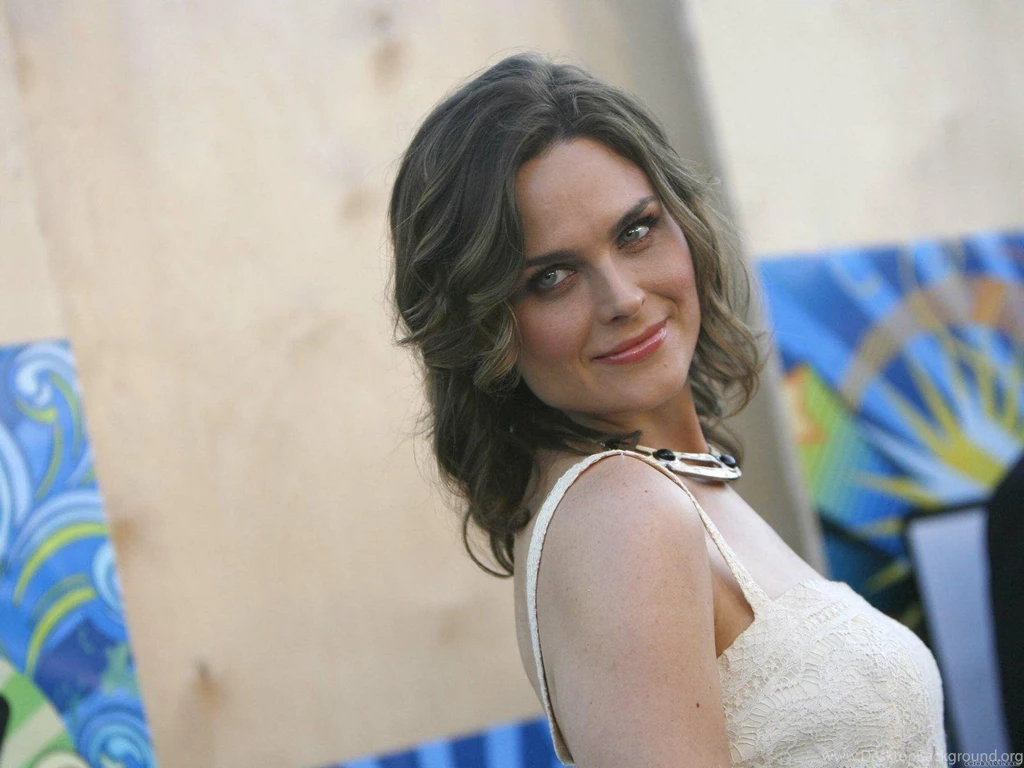 Emily Deschanel