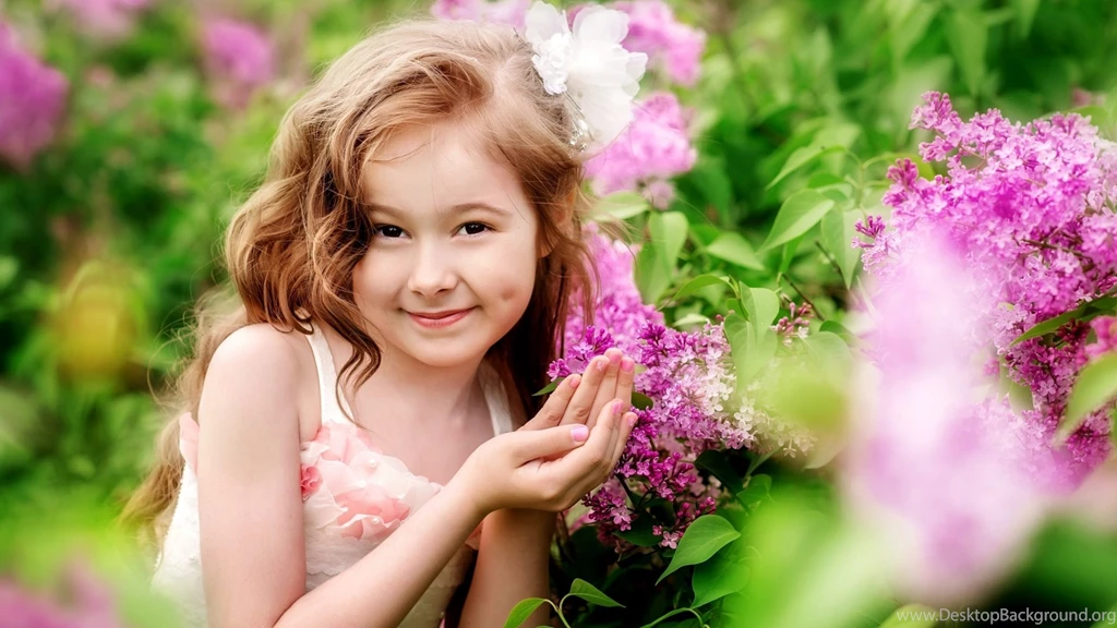 Children_girl_flirt_smile 1920x1080.jpg