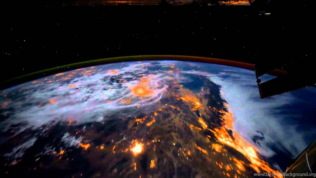 Dreamscene] Animated Wallpapers   Earth View From The ISS   YouTube