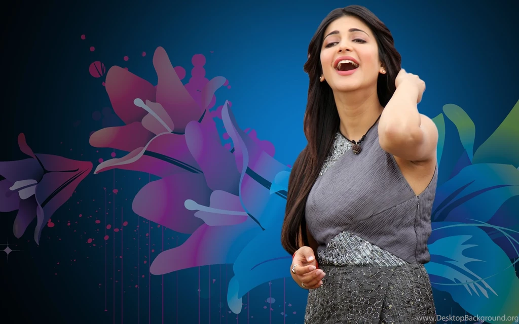 Shruti Hassan Cute Smile Wallpapers