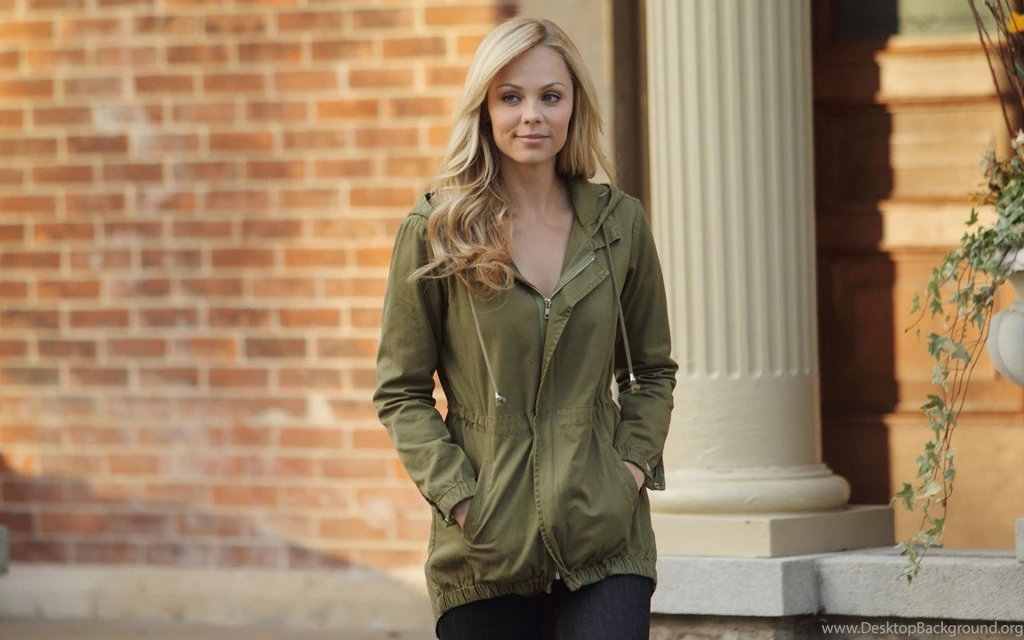 Laura Vandervoort Bitten Wallpapers