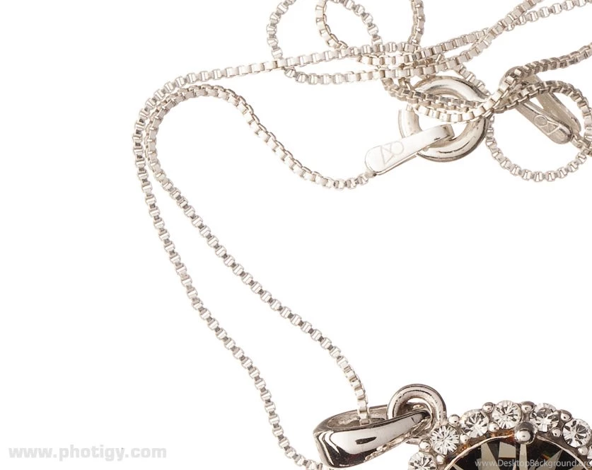 Simple Way To Shoot Silver Jewelry On White Backgrounds