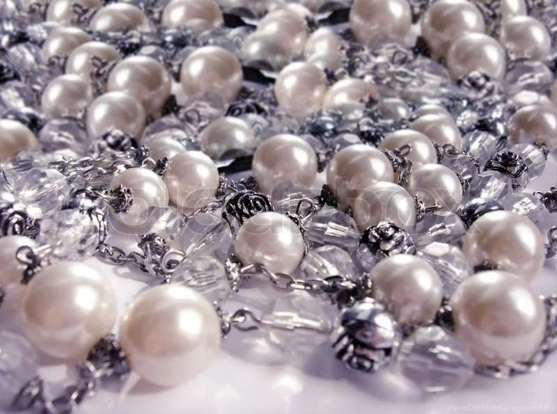 The Luxurious Beautiful Pearl Necklace, Jewelry, Backgrounds Stock ...