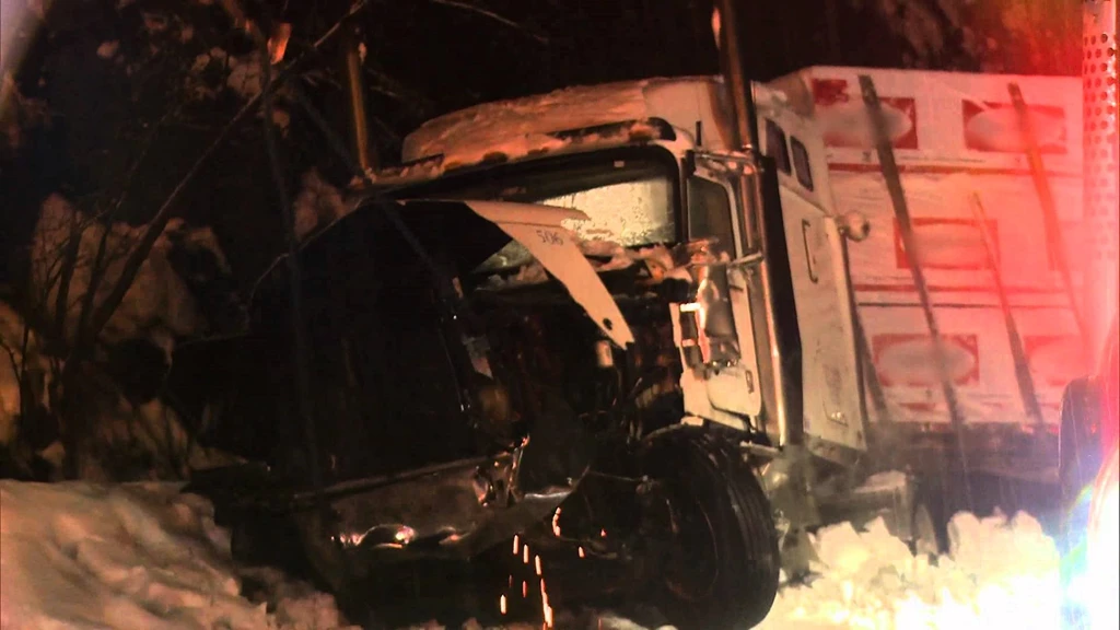 Highway Thru Hell "Crazy Horse" Sneak Peek YouTube