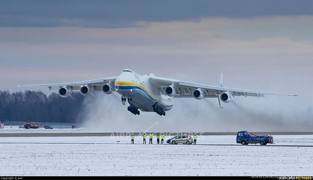 Antonov An 225 Mriya Photos