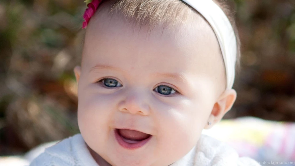 Cute Baby Girl In Pink Dress HD Wallpapers