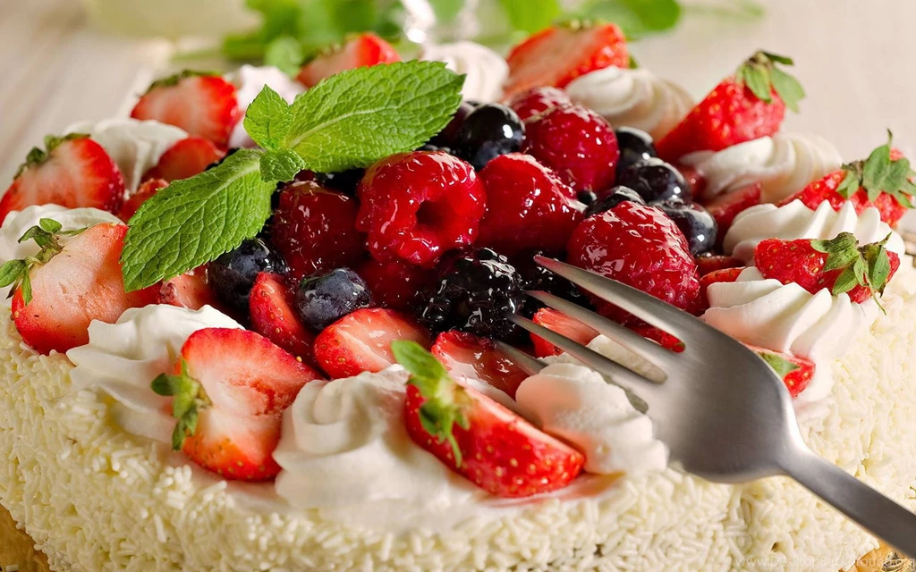 Cake With Berries Wallpapers And Images   Wallpapers, Pictures, Photos